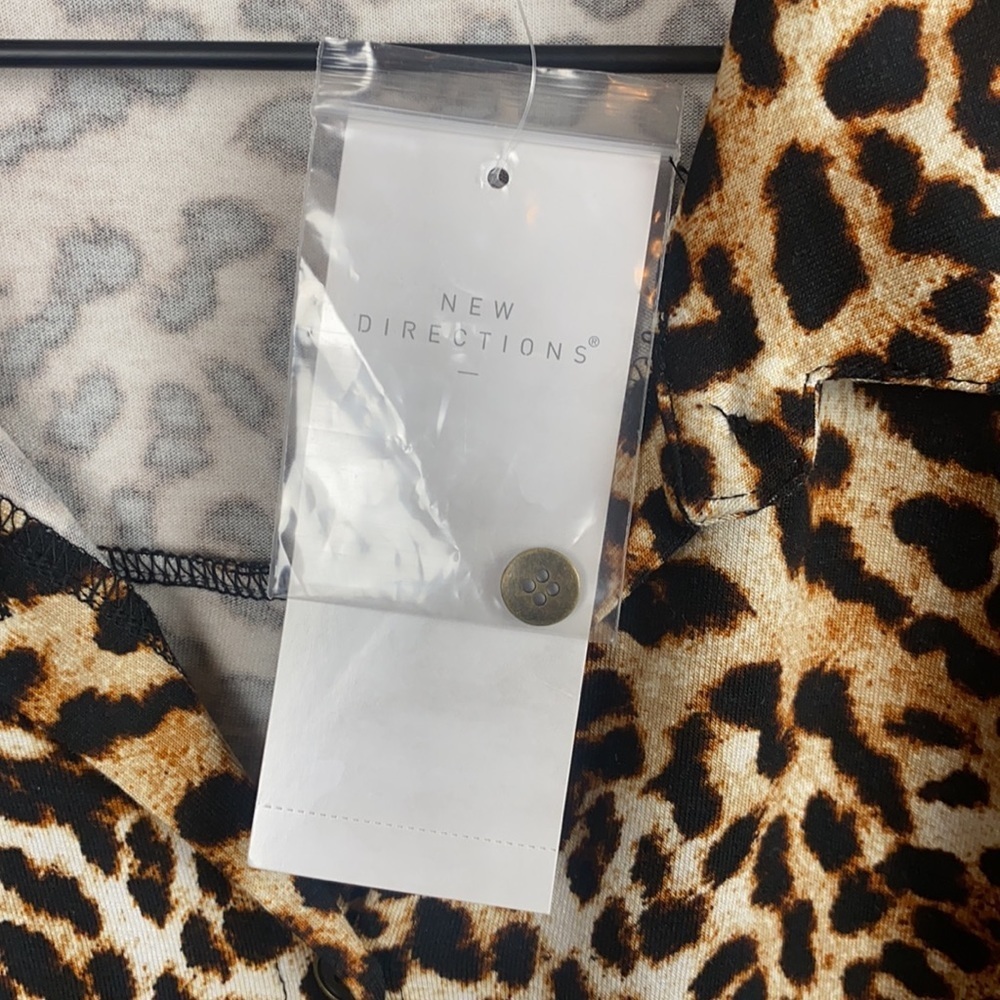 New Directions Leopard Print Julianna Crepe Tunic Button-up Top size Large - Picture 5 of 9